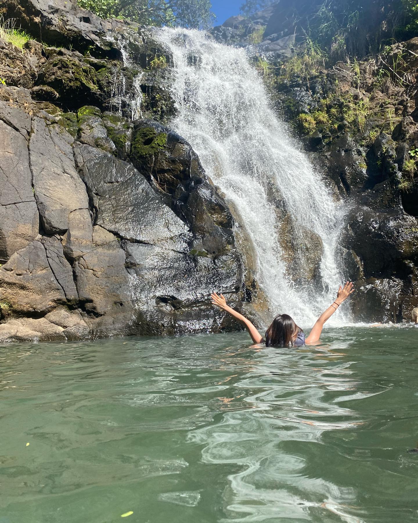 Foto de un visitante del tour por Cataratas Waimea